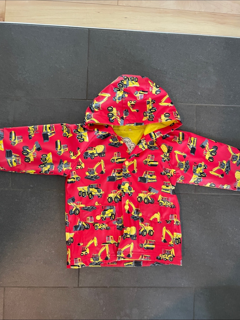 🍀Sale 4/$20 Hatley construction rain jacket, sz 4